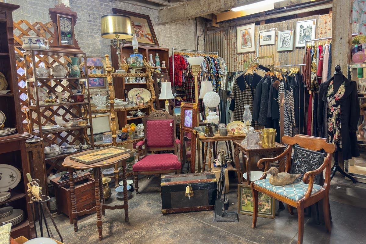 Acacia Collectibles