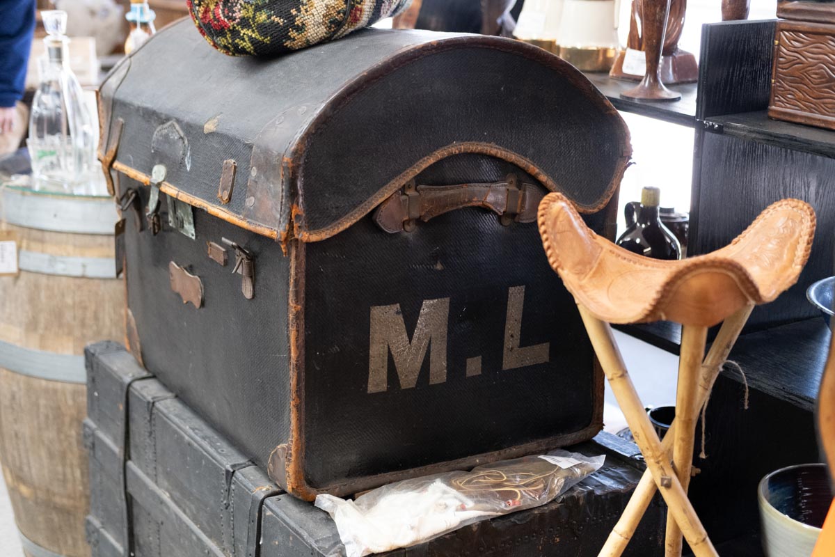 BZB Consignment Antiques & Uniques