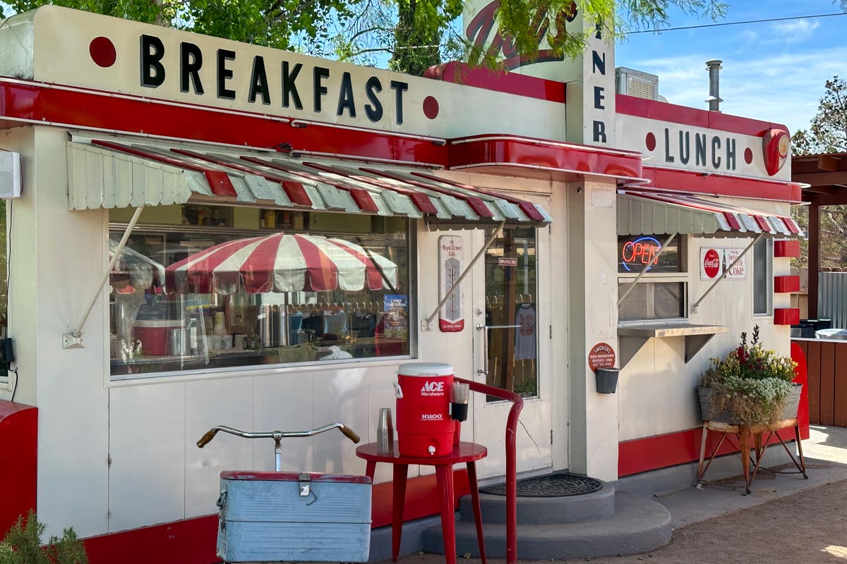 Dot’s Diner