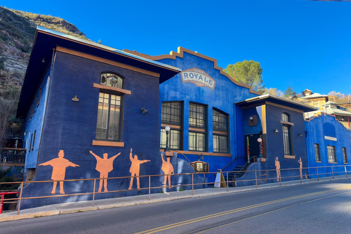 House Royale Bar & Restaurant